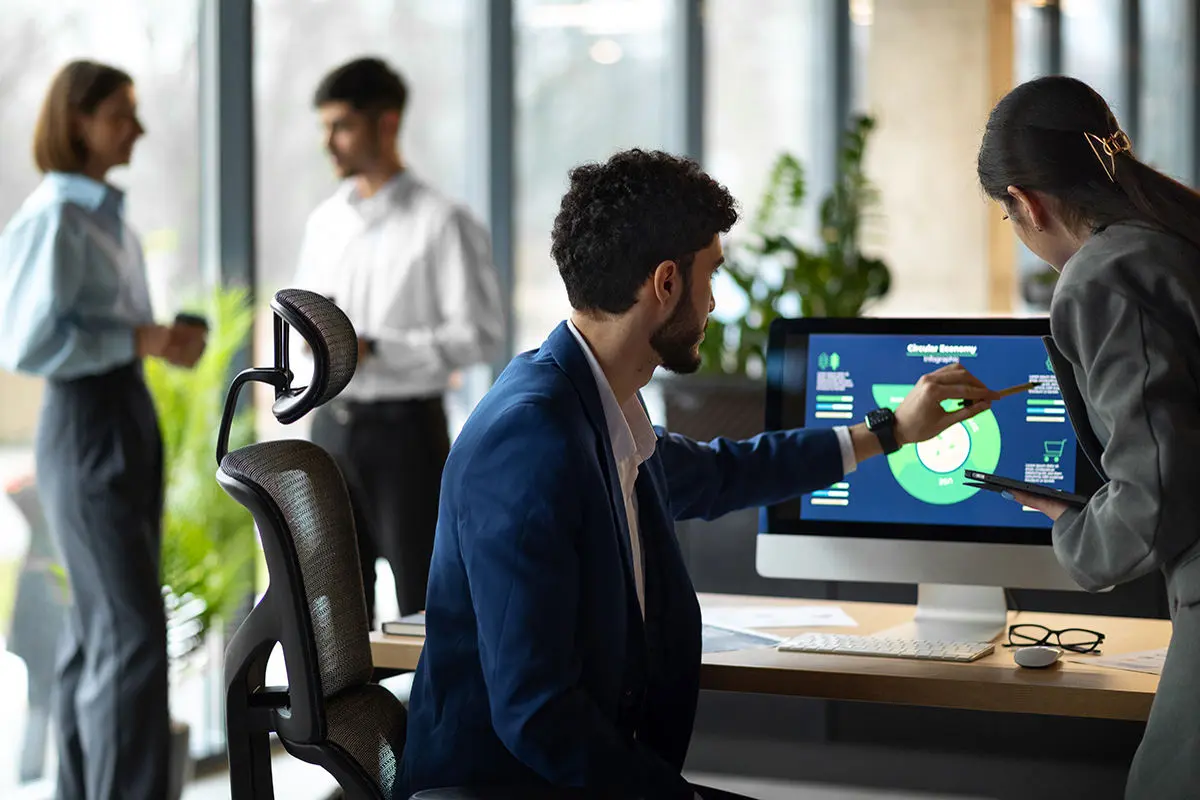 چگونه استفاده از نرم‌افزارهای مدیریت پروژه باعث کاهش هزینه‌ها می‌شود؟