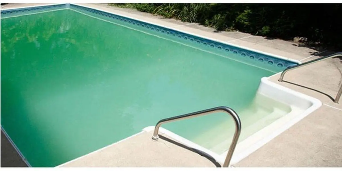 آب استخر کدر شده؟ نگران نباشید! این راه‌حل‌ها کار می‌کند!