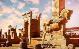 جاذبه‌های دیدنی اطراف شیراز و معرفی تورهای حرفه‌ای یک‌روزه با شیراز رویداد