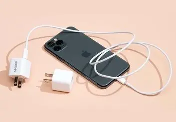 هشدار اپل: برای شارژ آیفون 15 از کابل‌های اندرویدی استفاده نکنید!
