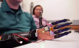 دستکشی که هوش‌مصنوعی در دل آن جای گرفته!
