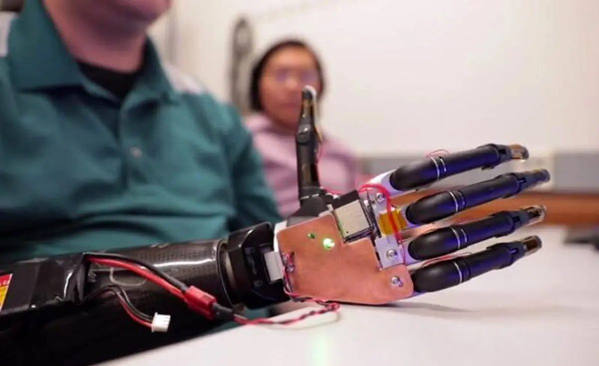 دستکشی که هوش‌مصنوعی در دل آن جای گرفته!
