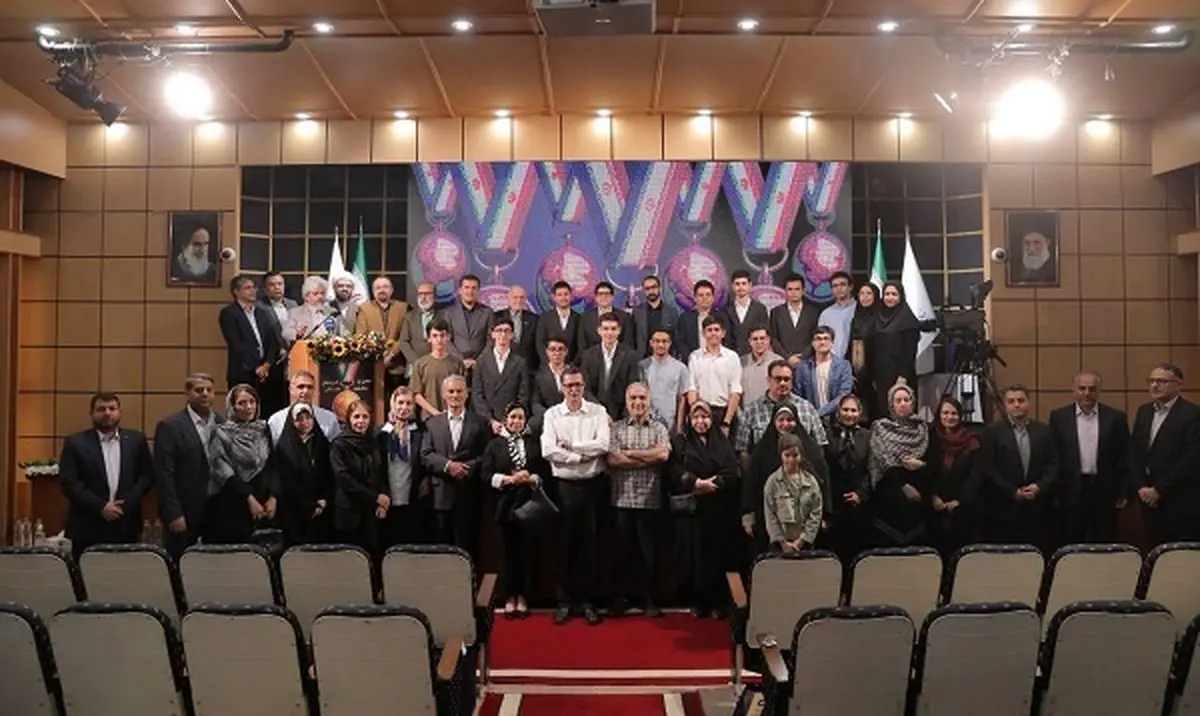 مدال آوران المپیادهای جهانی تجلیل شدند