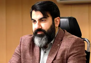 فرجی تهرانی بر صندلی ریاست اتحادیه فناوران رایانه باقی ماند


