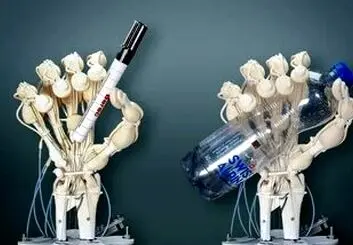 ساخت دست مصنوعی با استخوان و تاندون برای اولین بار
