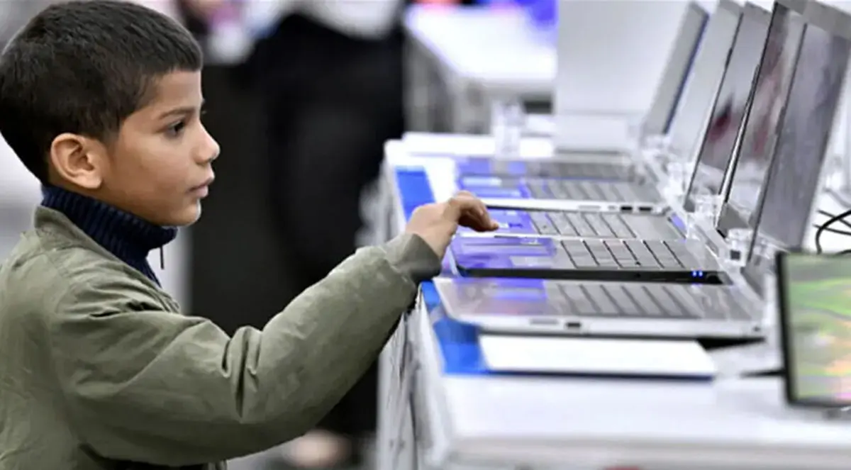 ورود لپ‌تاپ‌های تقلبی به بازار ایران/ کاهش قدرت خرید فروش لپ‌تاپ را اقساطی کرد
