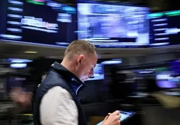 سقوط سهام وال استریت در معاملات پر نوسان 