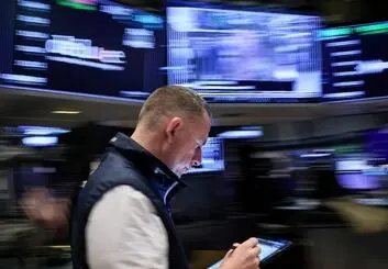 سقوط سهام وال استریت در معاملات پر نوسان 