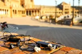 هدفون‌های Blue Lola با خصوصیات نامتعارف اما راحت