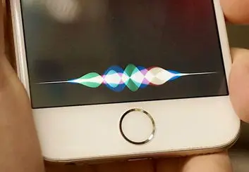 اپل مکالمات میان کاربران و سیری را شنود کرده است