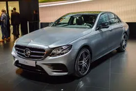 بنز کلاس E مدل 2017؛ پکیج کامل تکنولوژی مرسدس