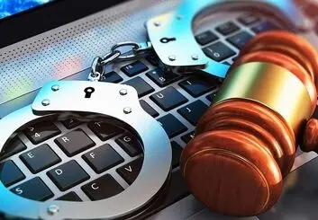 دو سال محرومیت از خوانندگی حاصل استفاده نادرست از شبکه‌های اجتماعی!