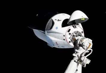 کرو دراگون اسپیس ایکس فضانوردان را به ایستگاه فضایی بین المللی می برد؟