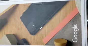 تصاویر جعبه گوشی گوگل پیکسل 4 لو رفت