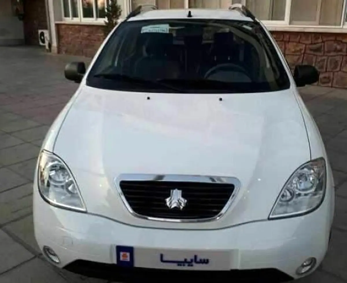 تصاویر تیبا 2 پلاس سایپا به رینگ اسپرت و مانیتور اشاره می کند