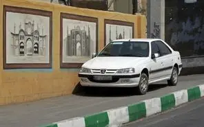 پارک خودرو در پیاده رو 40 هزار تومان جریمه دارد