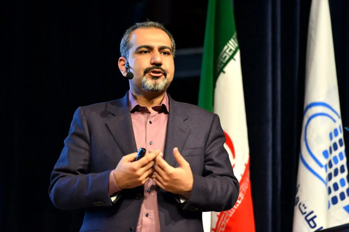 نمی‌توان با اجبار و محدودسازی فناوری بومی را جایگزین کرد