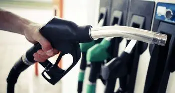 شایعه تک نرخی شدن قیمت بنزین تکذیب شد