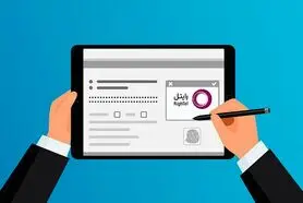 اپراتور رایتل امضای الکترونیکی می‌دهد