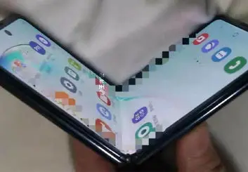 گلکسی فولد 2 سامسونگ به نمایشگر شیشه ای مجهز می شود؟