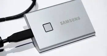 سامسونگ T7 Touch معرفی شد؛ حافظه SSD مجهز به سنسور اثر انگشت