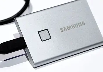 سامسونگ T7 Touch معرفی شد؛ حافظه SSD مجهز به سنسور اثر انگشت