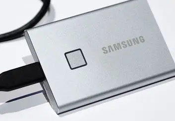 سامسونگ T7 Touch معرفی شد؛ حافظه SSD مجهز به سنسور اثر انگشت