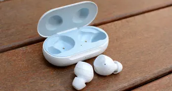 گلکسی بادز پلاس سامسونگ بدون قابلیت حذف نویز از راه می رسد