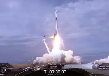 فضاپیمای Crew Dragon آزمایش فرار اضطراری را با موفقیت پشت سر گذاشت