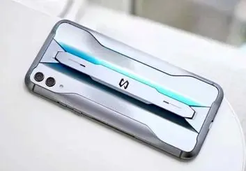 بلک شارک 3 با باتری 4700 میلی آمپر ساعتی عرضه می شود