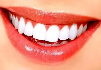 آیا طراحی لبخند برای همه افراد مناسب است؟

