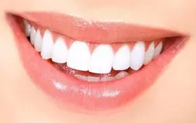 آیا طراحی لبخند برای همه افراد مناسب است؟

