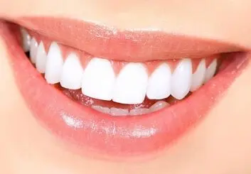 آیا طراحی لبخند برای همه افراد مناسب است؟

