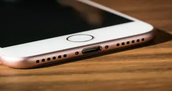 چگونه آیفون ۷ را به Macbook pro وصل کنیم؟