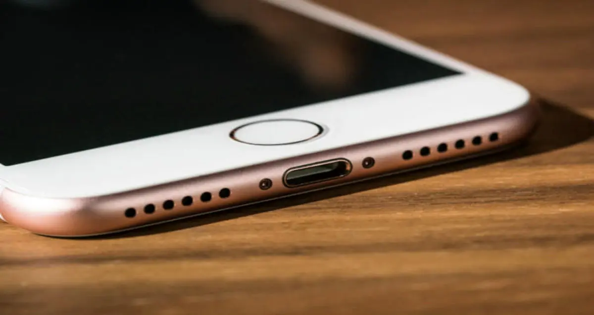 چگونه آیفون ۷ را به Macbook pro وصل کنیم؟