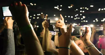 کاربران سیستم عامل اندروید نسبت به کاربران سیستم عامل iOS صادق ترند