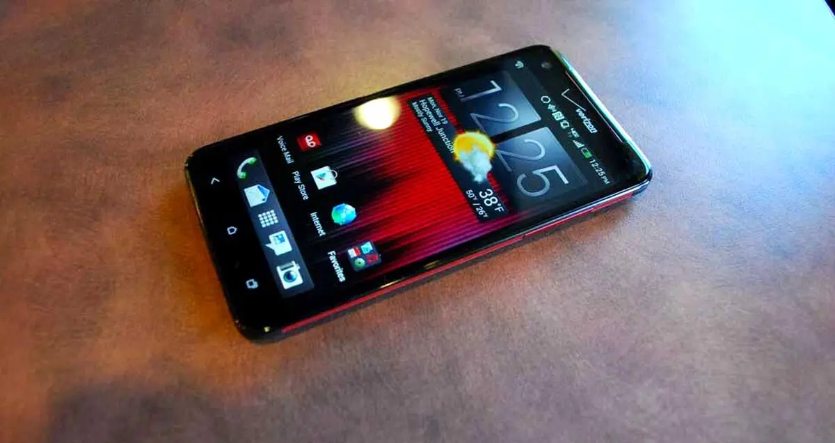 HTC اولین گوشی Full HD جهان را روانه بازار کرد