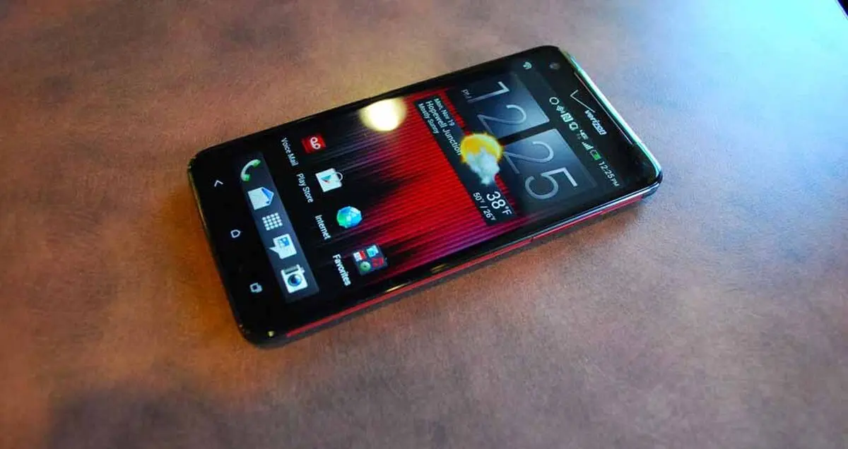 HTC اولین گوشی Full HD جهان را روانه بازار کرد