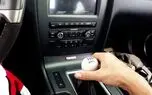 از نگه داشتن دست روی دسته‌دنده پرهیز کنید