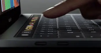 بهترین کاربرد قابلیت تاچ بار مک بوک کشف شد!