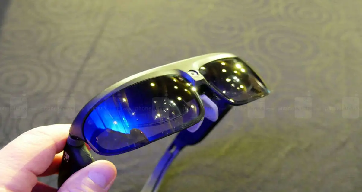 رونمایی از عینکی هوشمند با دوربین ۱۳ مگا پیکسلی در CES 2017