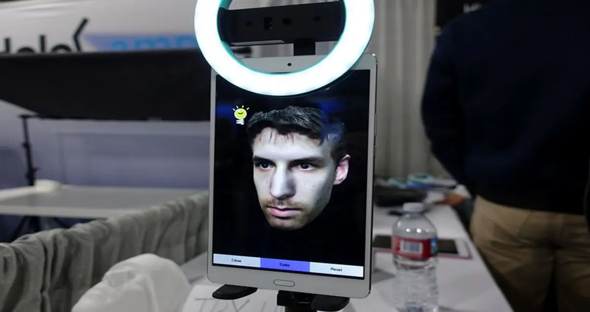 تماشا کنید؛ دوربین Bellus3D از شما عکس سه بعدی سلفی می اندازد