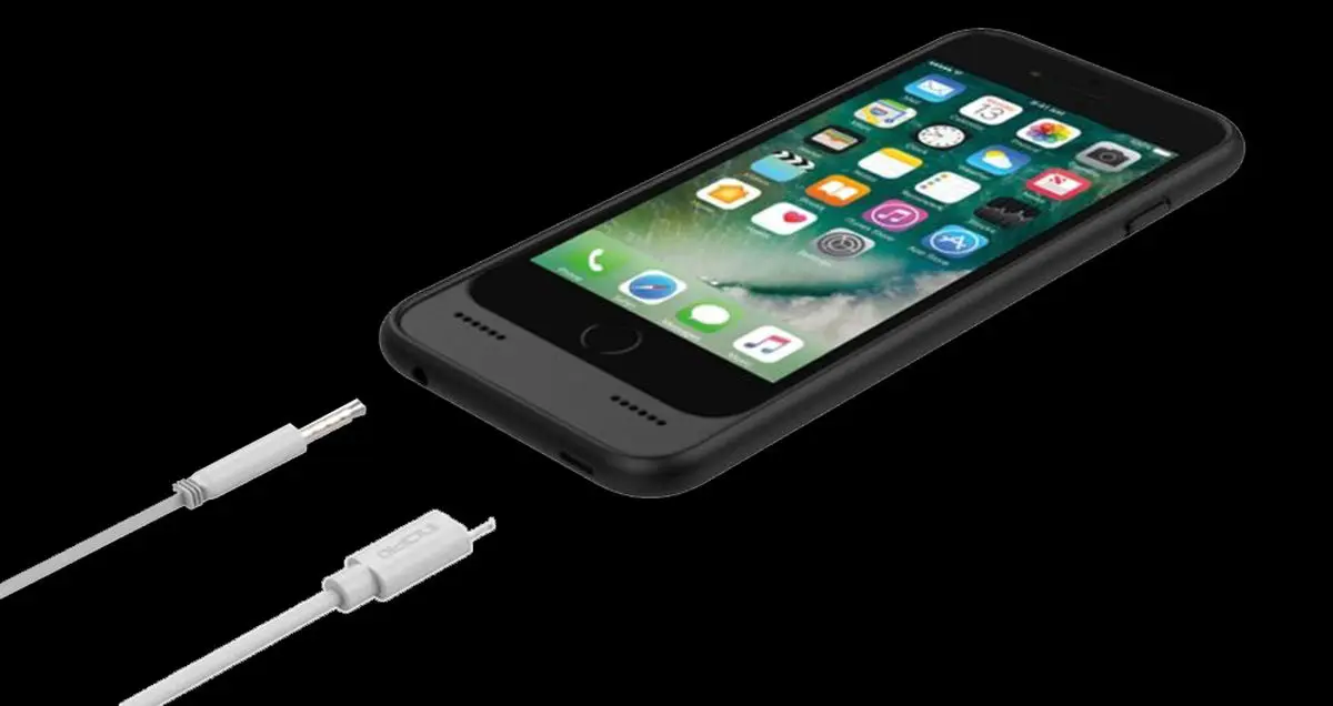 با قاب Incipio OX، با آیفون ۷ خود هم موسیقی گوش دهید و هم شارژ شوید