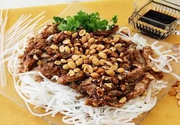 به کودکان خود بادام زمینی بدهید تا به آن حساسیت پیدا نکنند