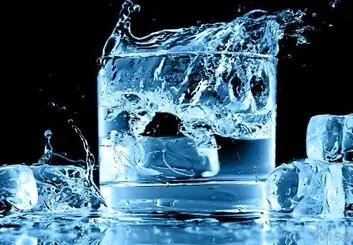 چرا آب گرم زودتر از آب سرد منجمد می شود؟