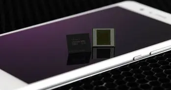 اولین رم ۸ گیگابایتی موبایلی جهان رونمایی شد؛ آیا گلکسی S8 اولین مشتری است؟