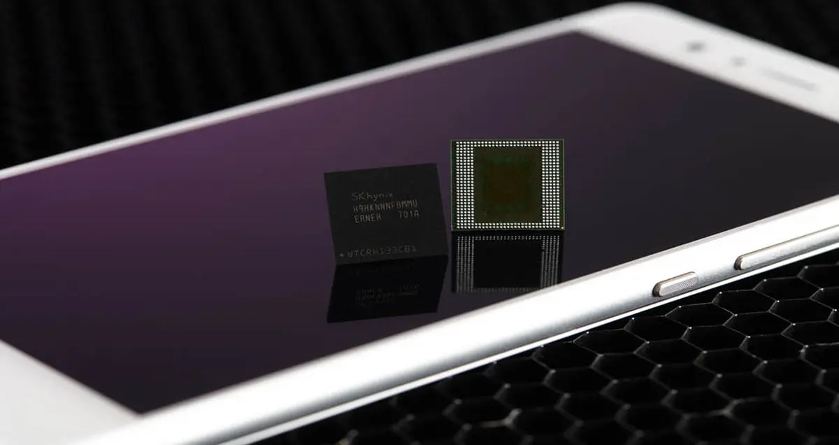 اولین رم ۸ گیگابایتی موبایلی جهان رونمایی شد؛ آیا گلکسی S8 اولین مشتری است؟