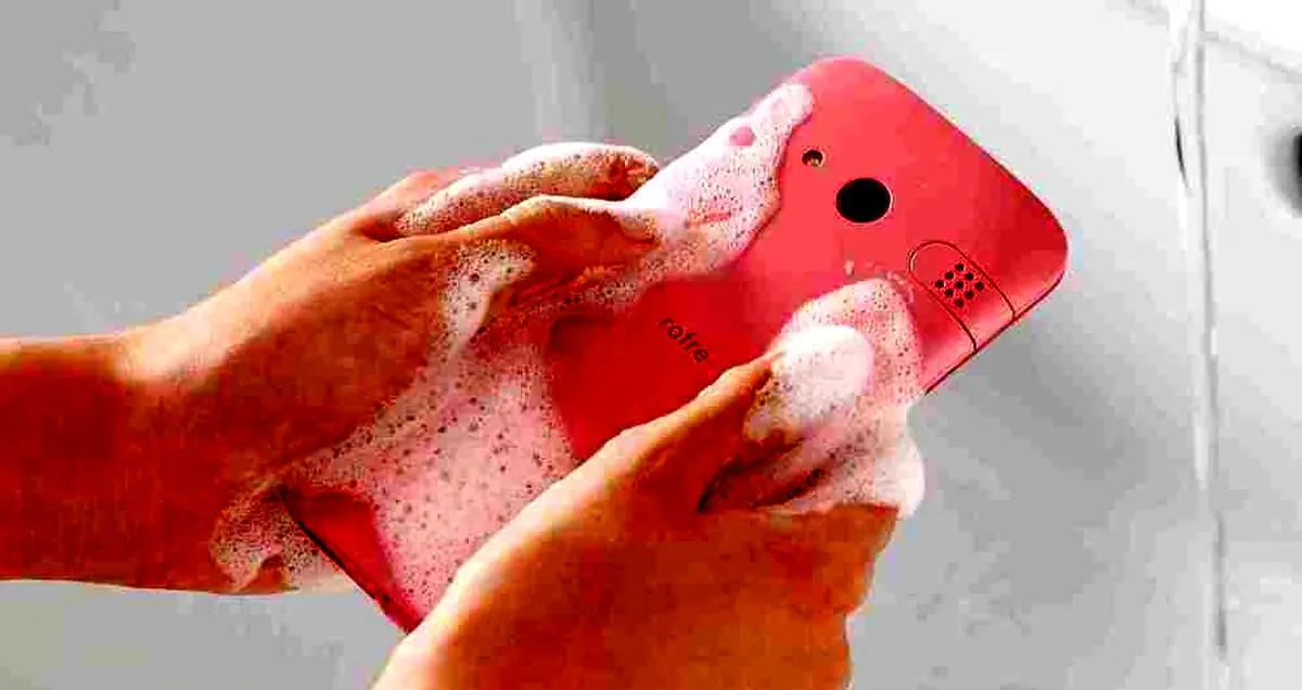 عرضه دومین گوشی هوشمند قابل شستشوی KYOCERA