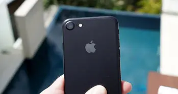 مشکل رنگ‌پریدگی در دستگاه‌های آیفون ۷ مات