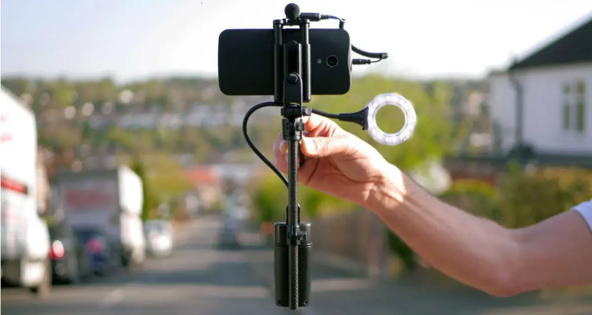 MiniRig وسیله ای برای بهبود لرزش و تیرگی فیلم‌برداری گوشی‌های هوشمند